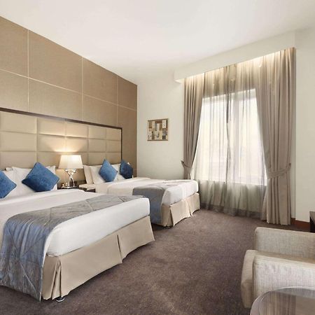 Howard Johnson Bur Dubai Exterior foto