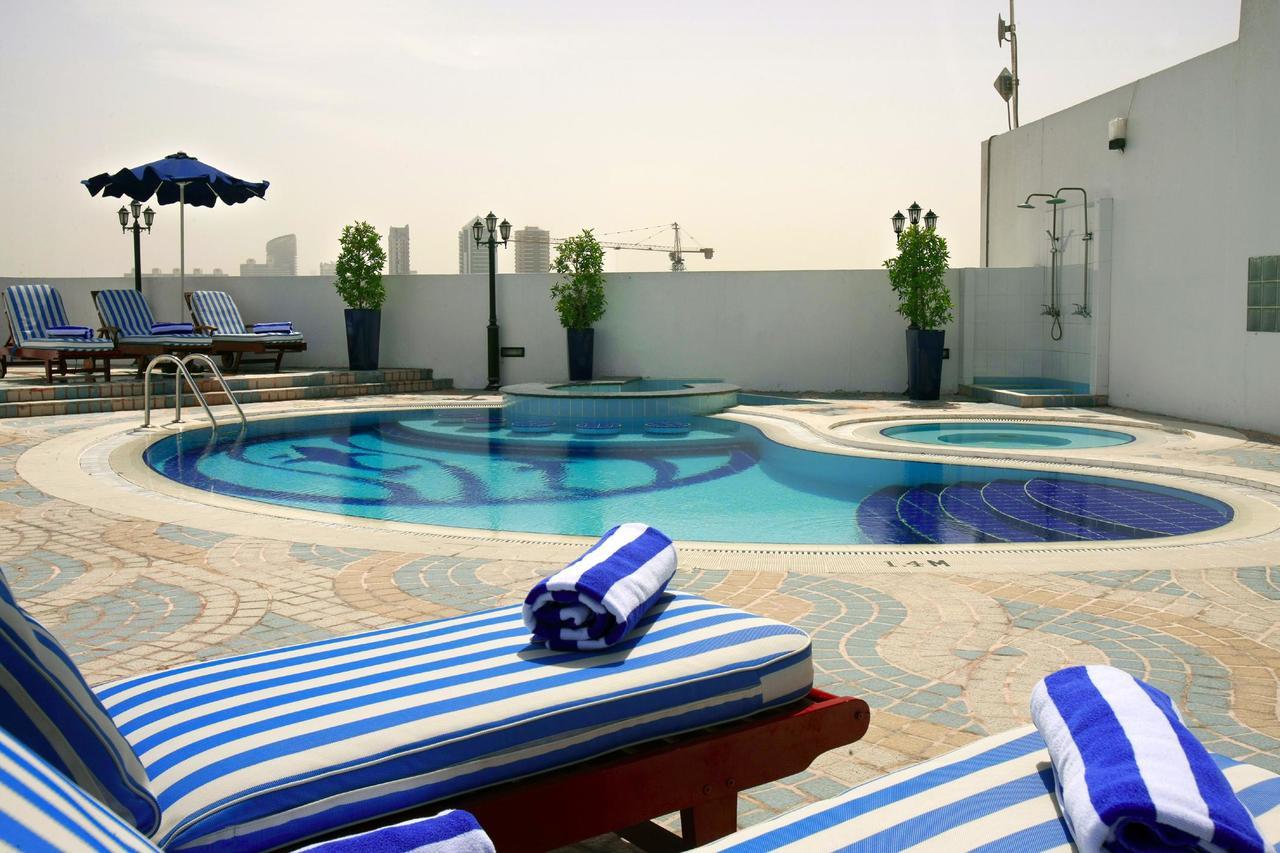 Howard Johnson Bur Dubai Exterior foto